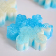 Load image into Gallery viewer, 50 Snowflake Soap Favors - SoapByNadia
