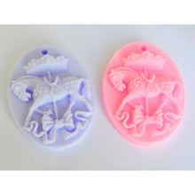 Load image into Gallery viewer, 20 Carousel Party Favors - SoapByNadia