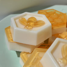 Load image into Gallery viewer, 50 Honey Soap Favors {100 Soaps} - SoapByNadia
