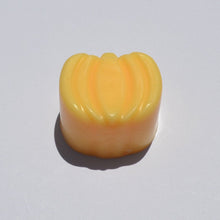 Load image into Gallery viewer, 10 Pumpkin Soaps - SoapByNadia
